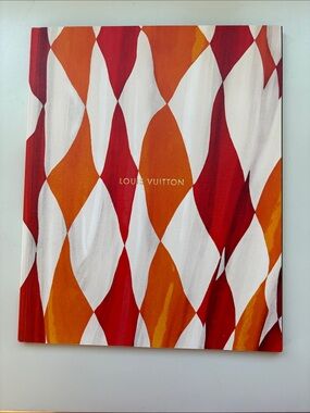RARE Louis Vuitton Le Catalogue Reference Book No. 7, published in 2011.